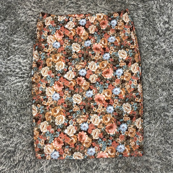 SHEIN Dresses & Skirts - SHEIN floral pencil skirt